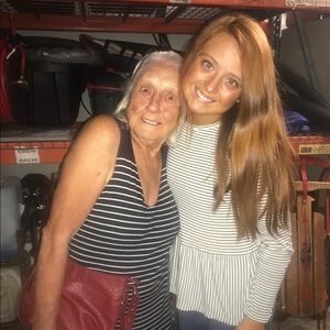 Meet your Posher, Ella